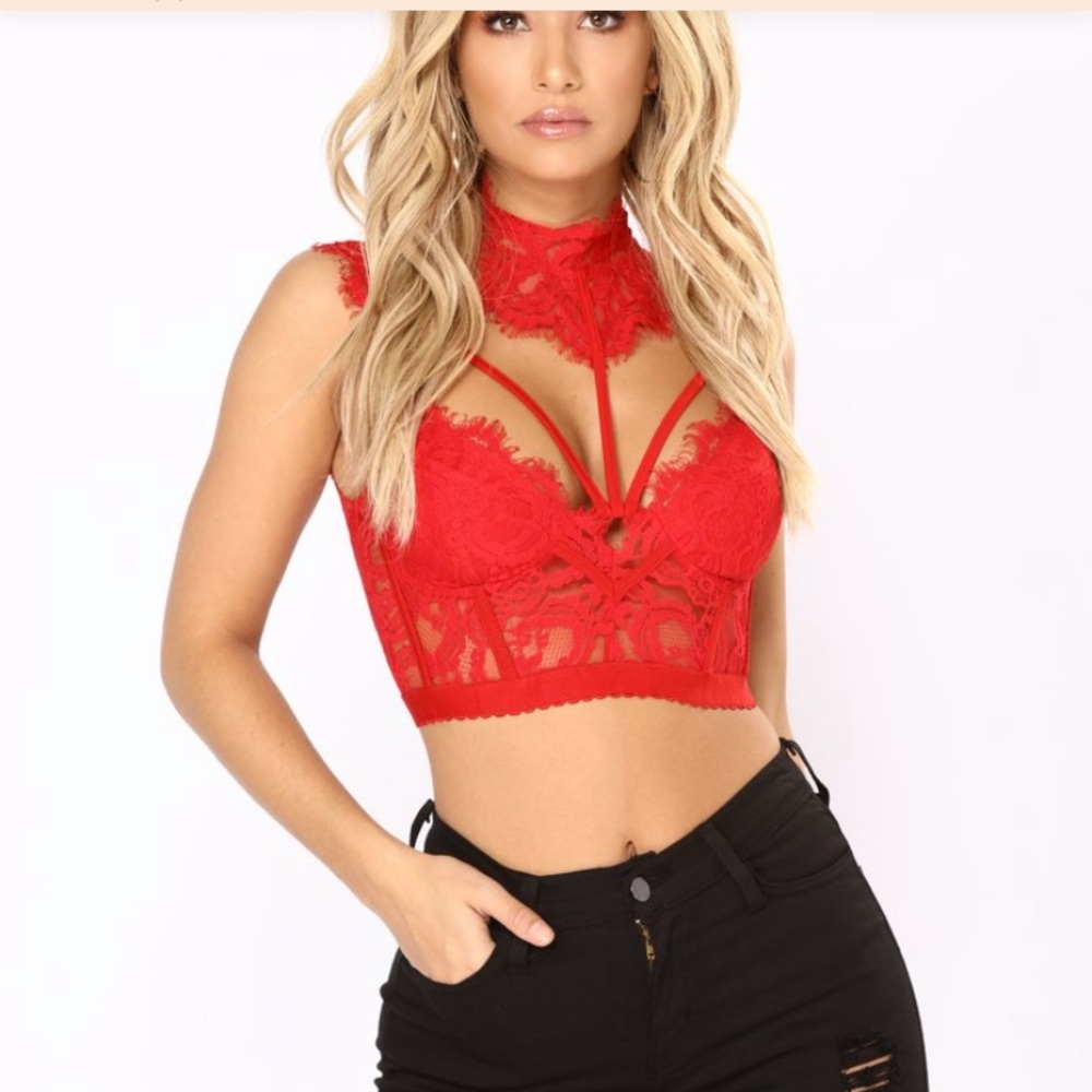 Red crop top, never worn ❤️